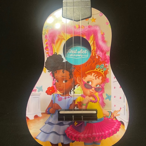 Fancy Nancy First Act Guitar - Picture 4 of 10